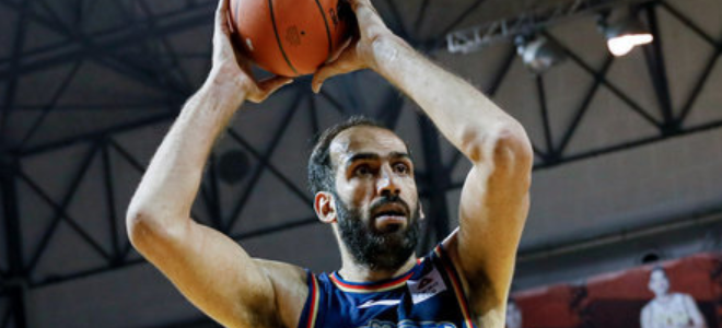 哈达迪CBA生涯篮板球总数超甘尼斯,升至历史第11位