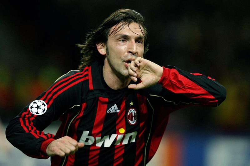 虎扑12月16日讯 米兰名宿皮尔洛近日也在米兰120周年之际为米兰送上了