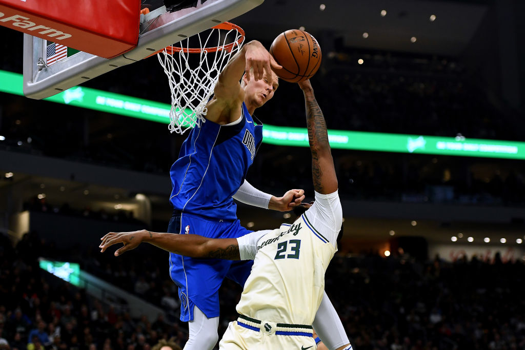 波尔津吉斯砍下26分12篮板4助攻 关键封盖-畅影无限