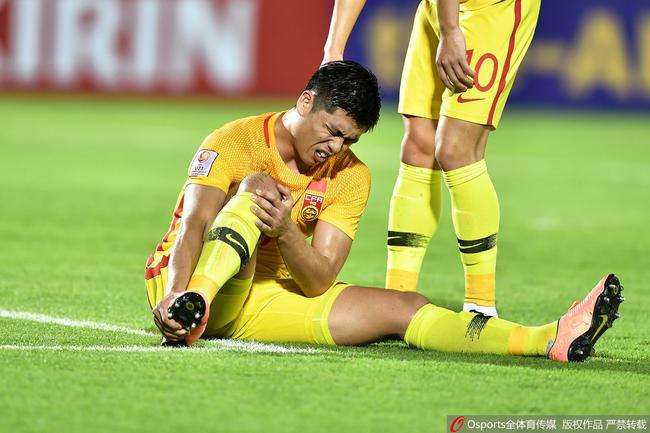 记者：张玉宁完成跖骨手术，为保证比赛未做肩膀手术