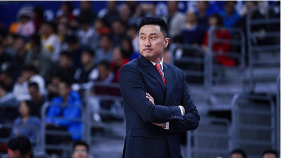 周鹏已归队参与封闭训练,杜锋:期待球员们都能升迁本身