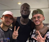 巧了吧！格雷利什、麦迪逊等人都在迪拜偶遇了歌手Stormzy