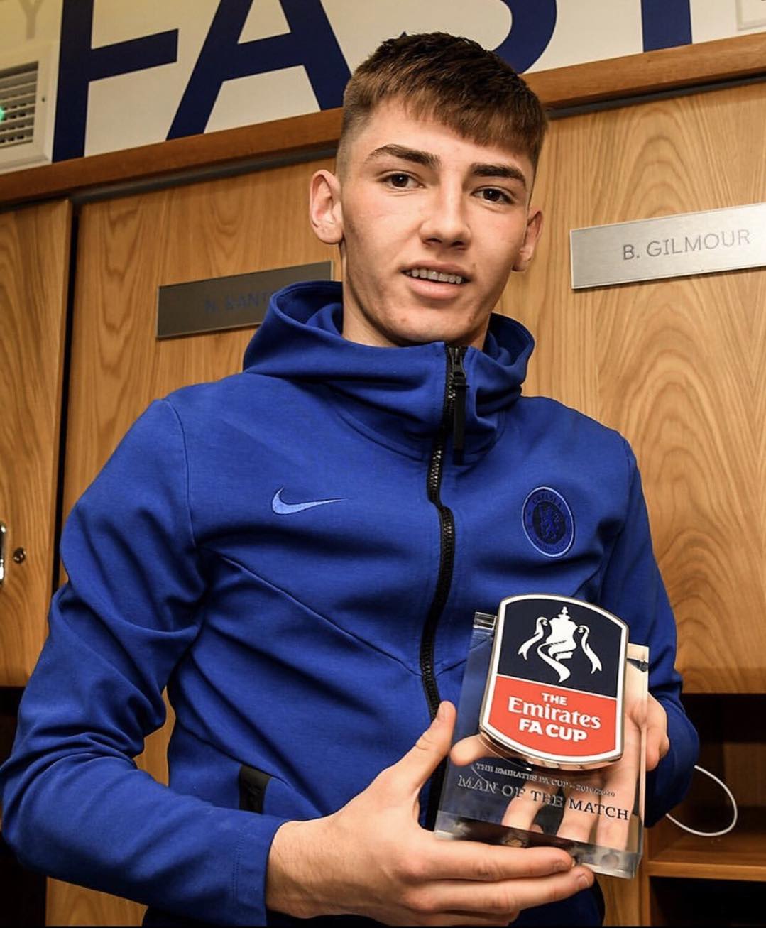 未来可期！蓝军18岁小将吉尔摩当选与利物浦一战最佳球员