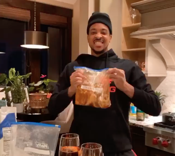开心厨房,CJ-麦科勒姆在家享受烹饪的乐趣