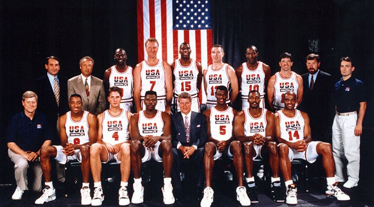 1989年的今天，FIBA正式解除职业球员参加国际比赛的禁令