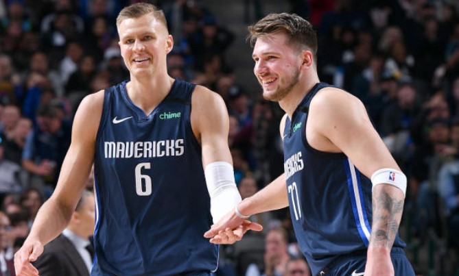 巴里亚：相比赛季初，东契奇和波尔津吉斯的配合越来越好