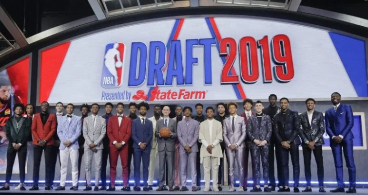 某经理：往年老板总会看上几个疯三球员，今年不用劝他了