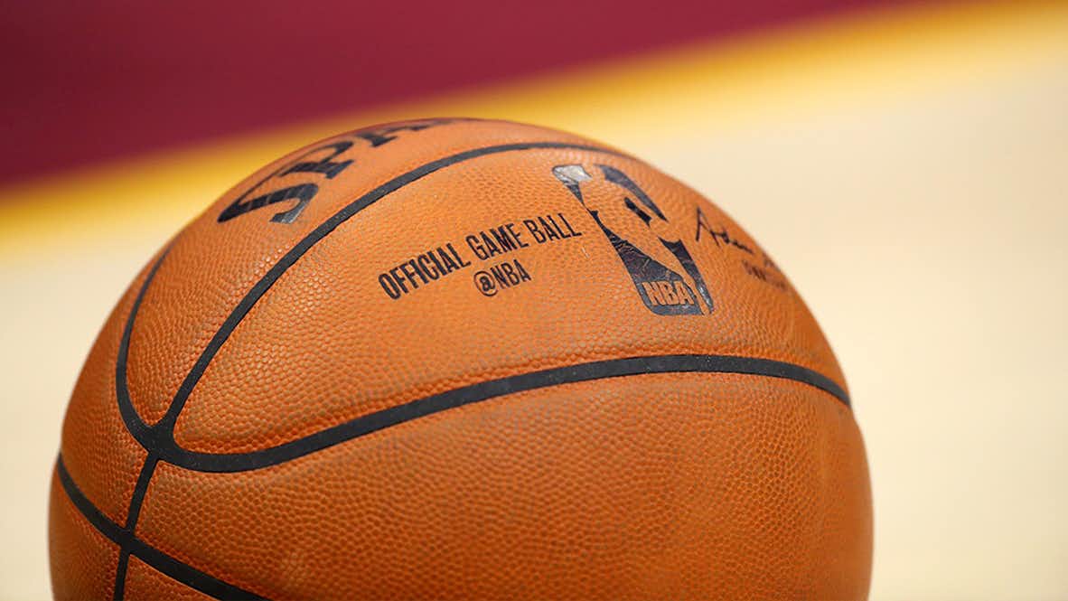 美媒资深记者因发布复赛悲观言论而受到联盟和工会的指责