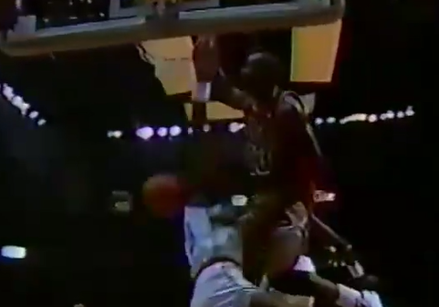 弹跳怪的对决！1988年1月19日，乔丹大战人类电影精华