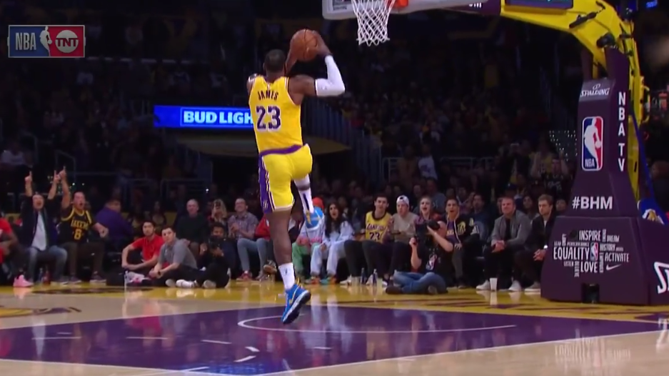 [视频]35岁全能战士！勒布朗-詹姆斯本赛季精彩集锦