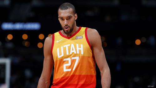 游戏重要！戈贝尔发推晒出直播间地址：玩会最终幻想7