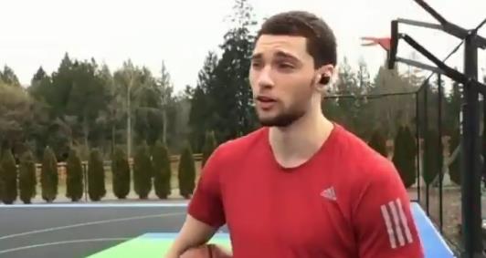 拉文：新秀赛季晚上去加练，然后发现40岁的KG在练冲刺