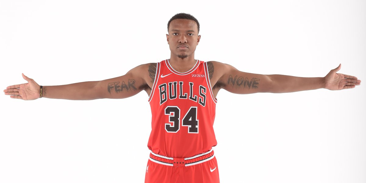 NBA官方推特祝公牛球员温德尔-卡特21岁生日快乐