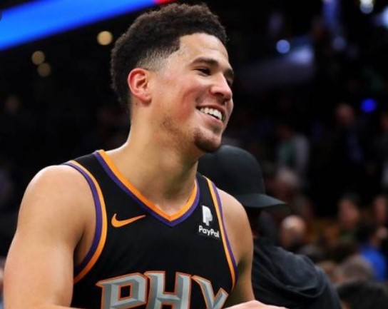 布克将2K锦标赛冠军奖金捐出：很享受比赛，希望球迷们平安