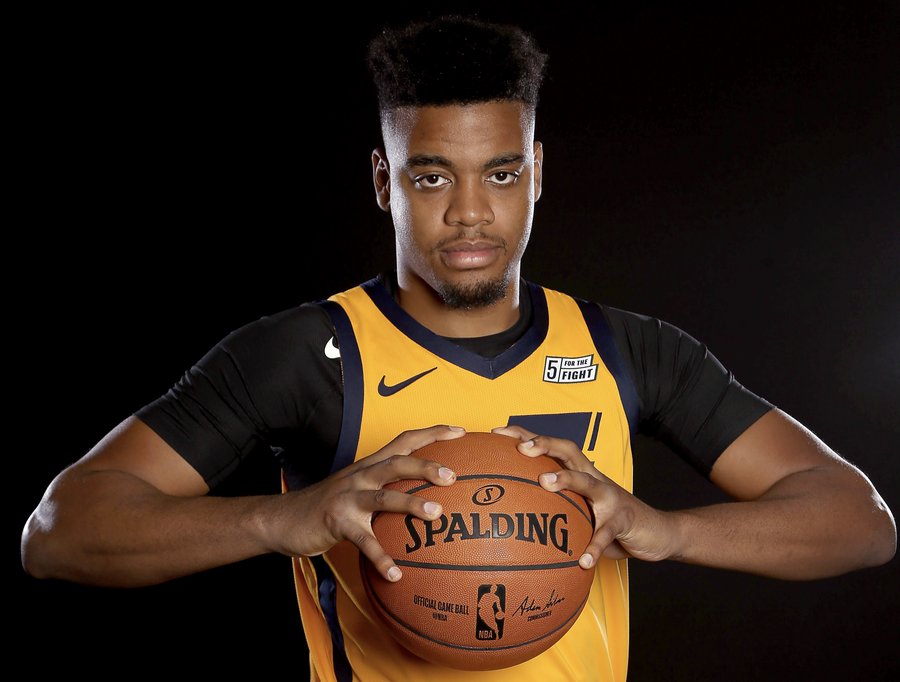 NBA官方祝爵士球员朱万-摩根23岁生日快乐