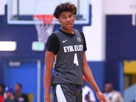 杰伦-格林与古德温体育经纪公司经纪人阿龙-古德温签约