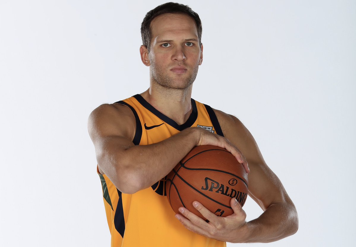 NBA官方推特祝爵士球员博扬-波格丹诺维奇31岁生日快乐