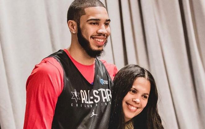 幸福三代人！杰森-塔特姆晒图祝母亲生日快乐