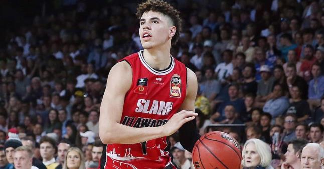 拉梅洛-鲍尔宣布参加今年的选秀大会