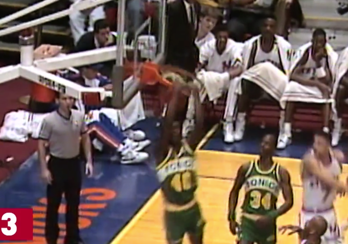 经典回顾:狂暴派代言人!欣赏“雨人”坎普生涯五大扣篮