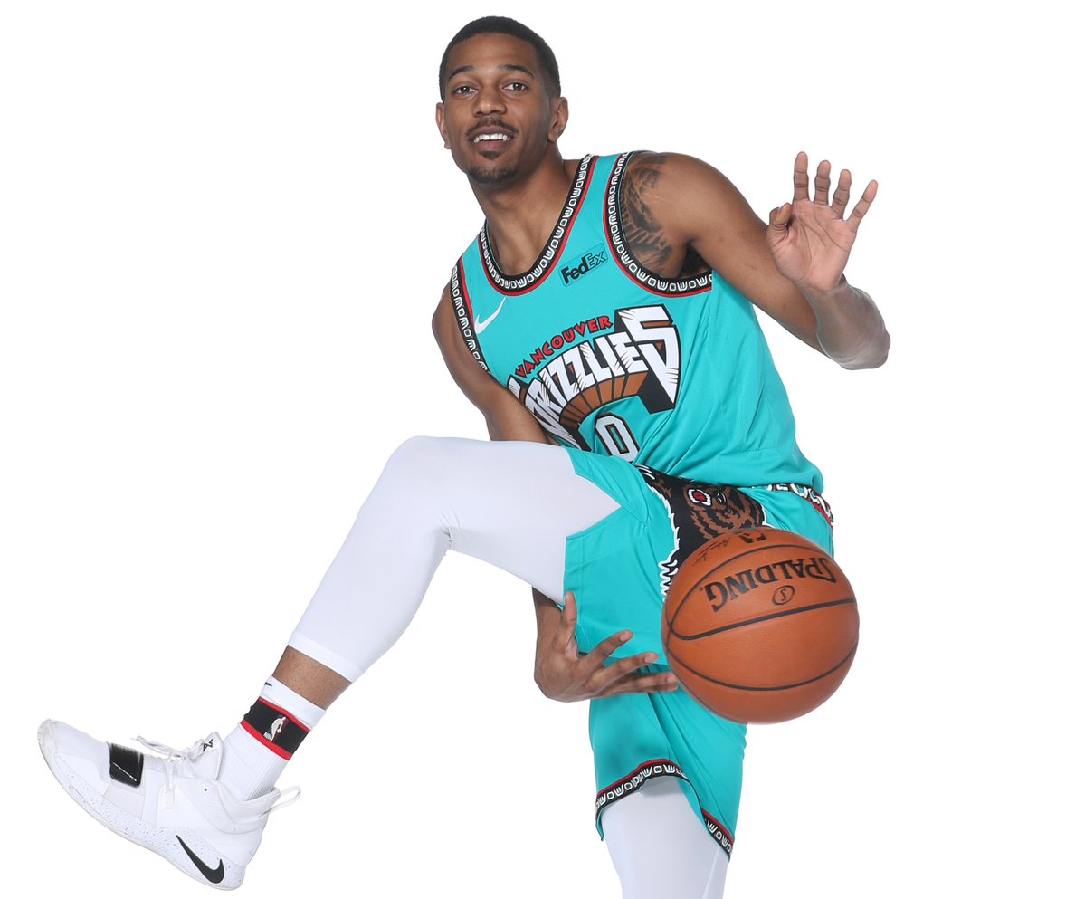 NBA官方推特祝灰熊球员丹东尼-梅尔顿22岁生日快乐