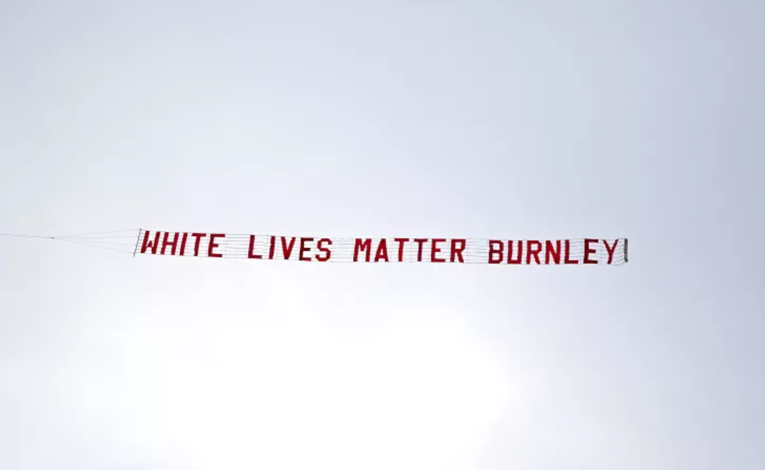 伯恩利战曼城赛前拉“白人的命很重要”球迷已被公司解雇