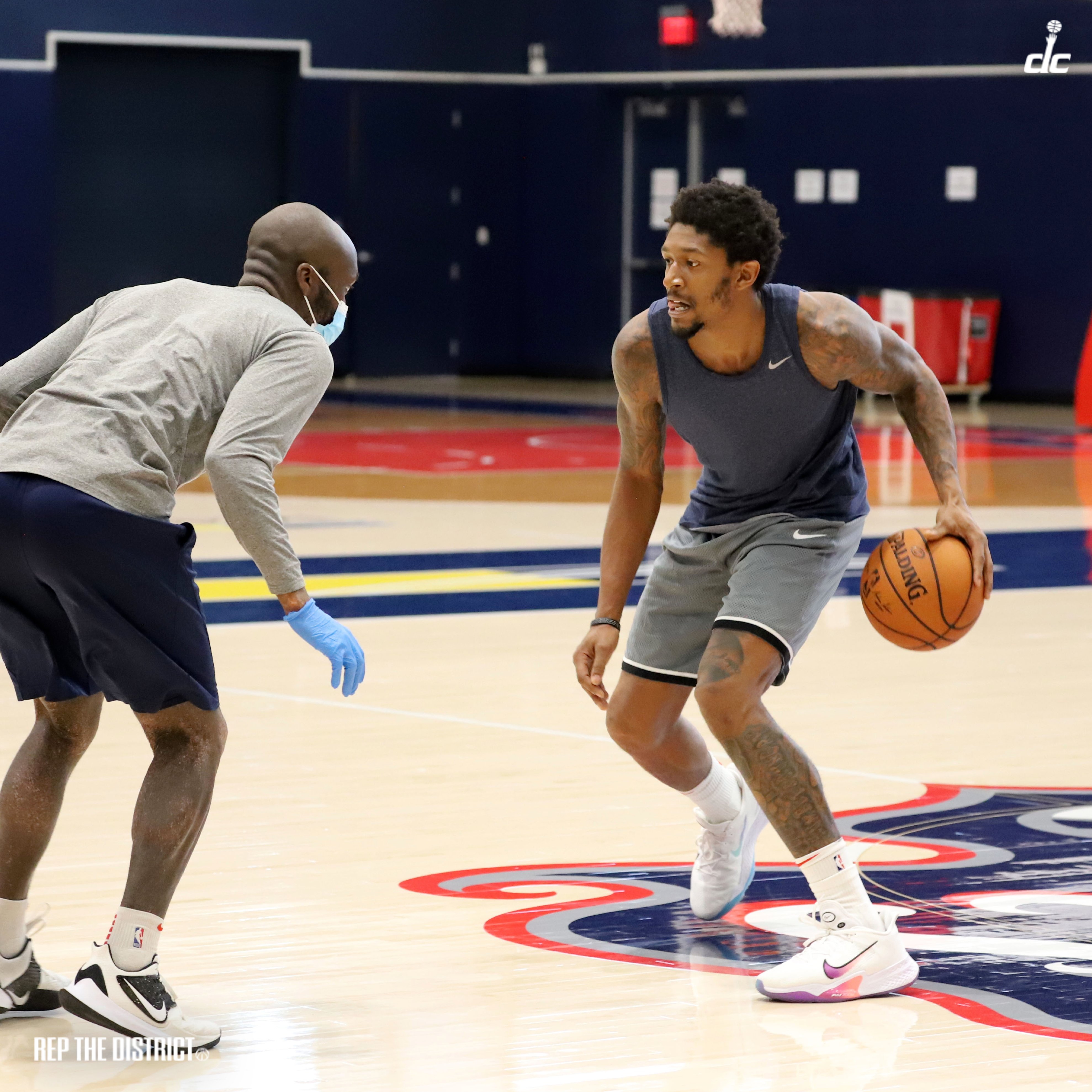 奇才晒出比尔、布莱恩特和八村垒今日训练照