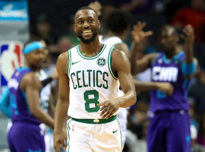 沃克：我是一个没有孩子的单身男人，不出门对我都不算事