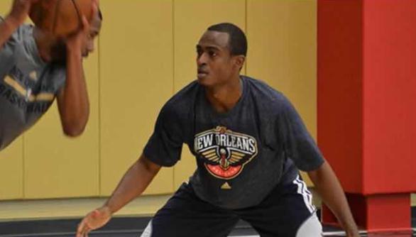 鹈鹕助教贾梅尔-麦克米兰不会跟随球队前往奥兰多