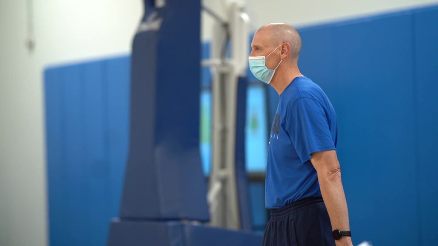 卡莱尔:第镇日的训练强度也许是4分,今天也许是9-10分