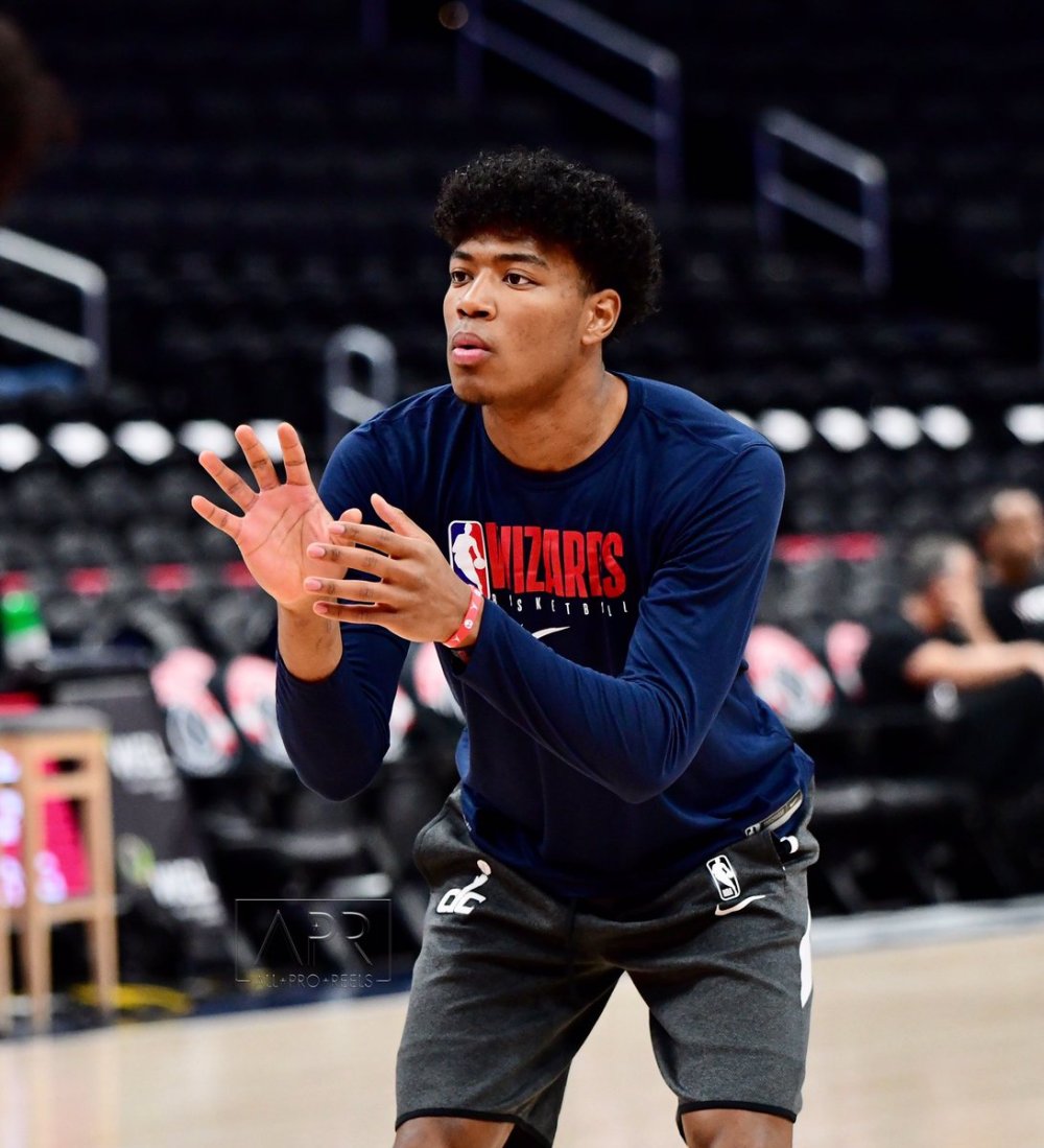 布鲁克斯：八村垒越来越自信了，他交流也更自如了