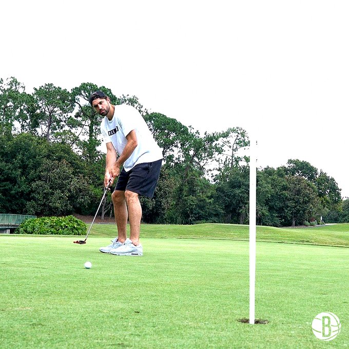 钓鱼加高尔夫！篮网晒球员休闲一刻