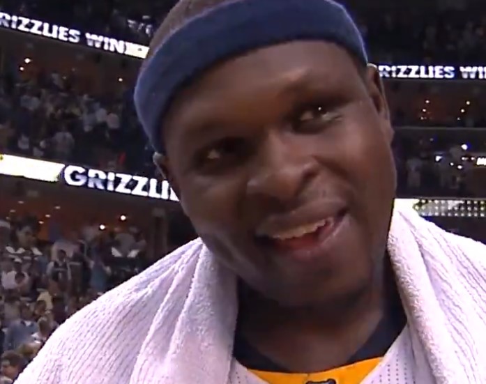 灰熊晒兰多夫昔日采访视频：祝我们的传奇生日快乐