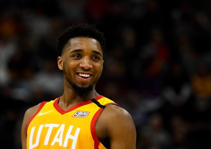 米切尔:今天是我首次打高尔夫,我感觉自己是天才