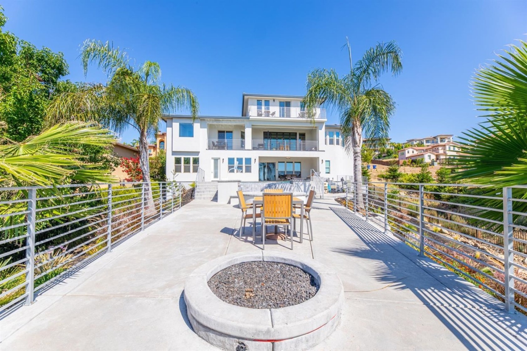 达龙-福克斯挂牌出售其加州佛森的豪宅,售价170万美元