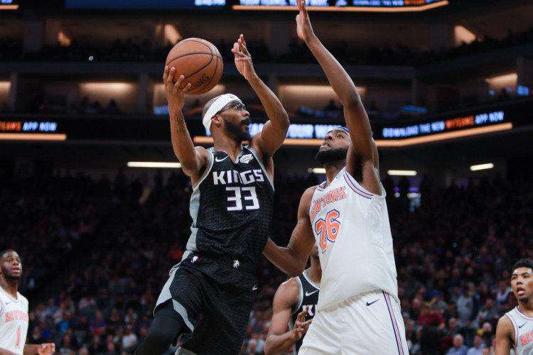 布鲁尔训练里打中锋！沃顿：复赛的时候他会打大前锋