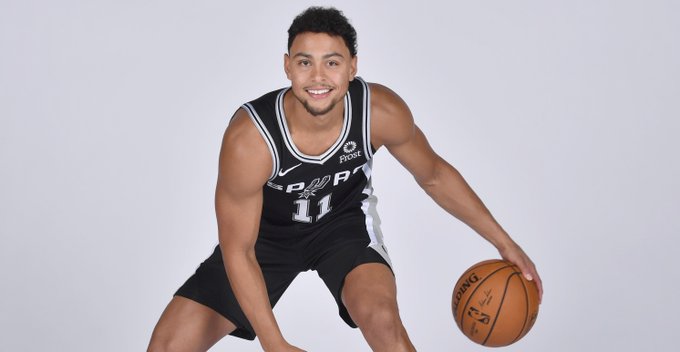 NBA官方推特祝马刺球员布林-福布斯27岁生日快乐