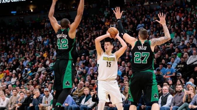 泰斯：感谢霍弗德和贝恩斯 他们教会我在NBA怎样打中锋