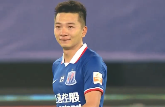 GIF：快把小伙儿急哭了！恒大2-0领先后温家宝表情苦涩