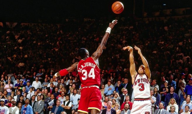 距复赛还剩三天，史上共三人曾单赛季200抢断+100封盖