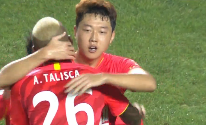 GIF：高准翼单车过人劲射破门！恒大3-0富力
