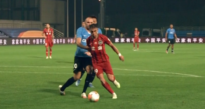 GIF：丹尼尔森红点套餐，多拉多主罚命中！大连人1-1建业