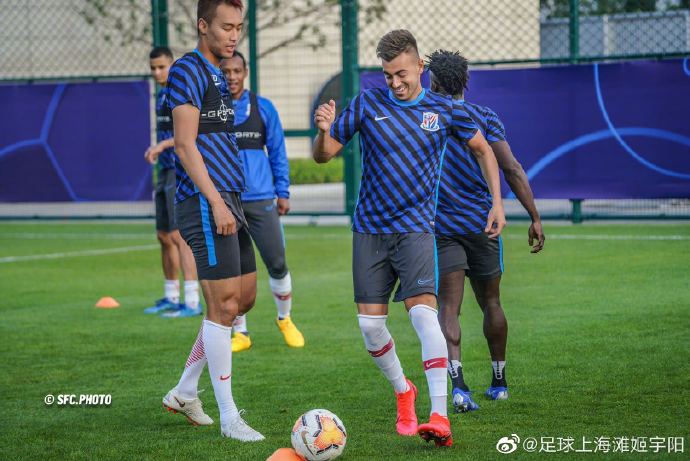 多图流：沙拉维解禁归来，参与今日申花全队合练