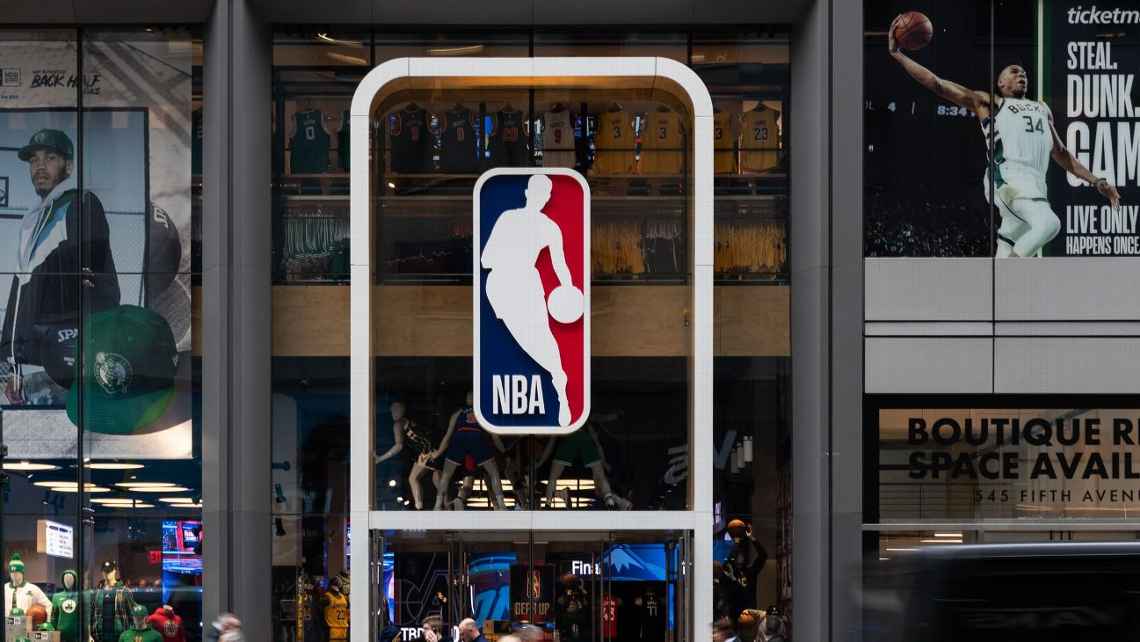 NBA官方发布14日赛程：湖人雄鹿凌晨出战 开拓者9时开赛