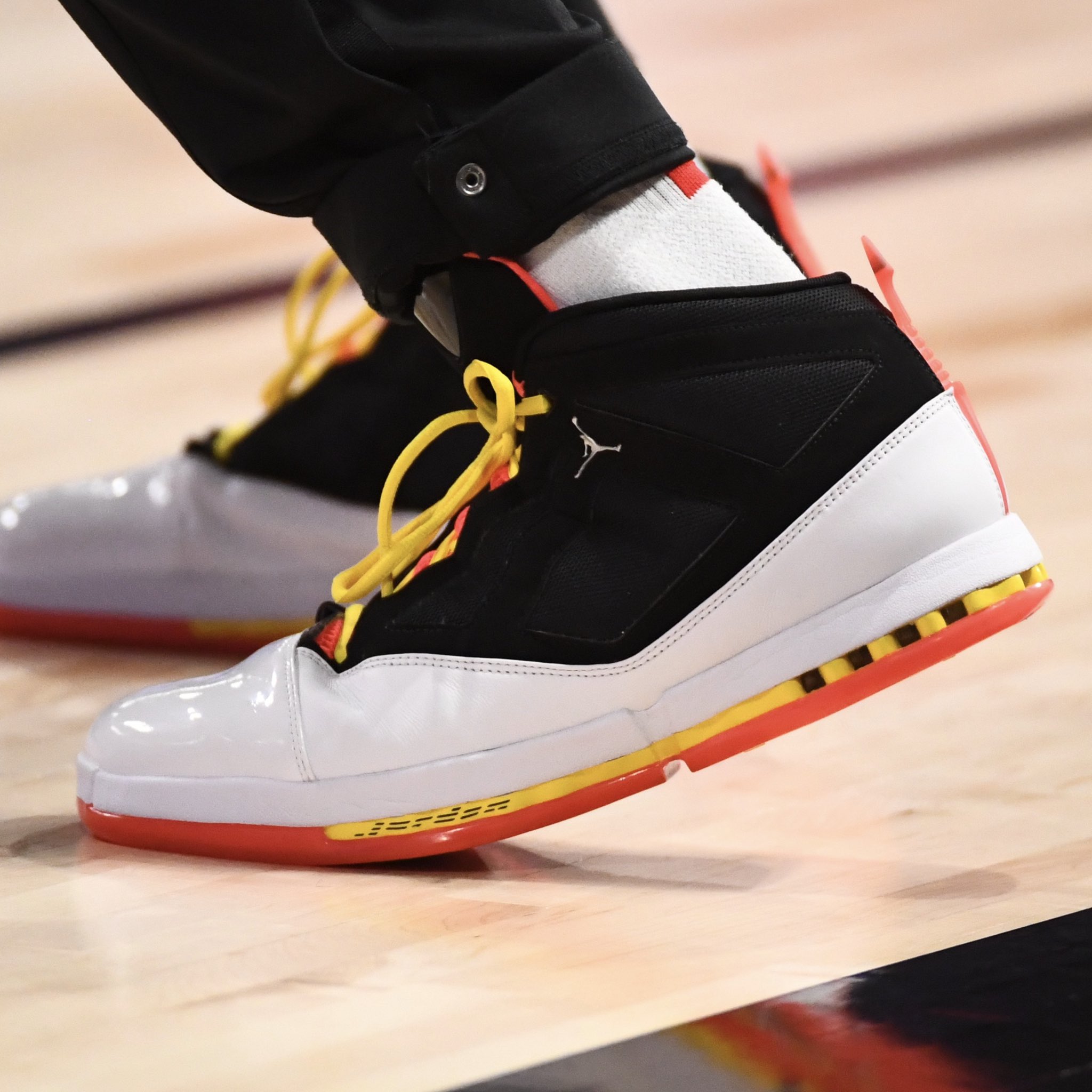 今日球鞋:塔克上脚OVO x AJ16,詹姆斯上脚LeBron 17插图(18) 今日球鞋:塔克上脚OVO x AJ16,詹姆斯上脚LeBron 17
