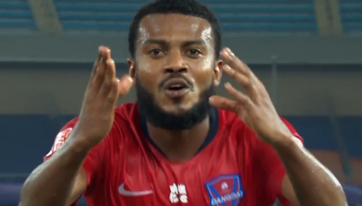 GIF：梅泽耶夫斯基助攻，西里诺劲射破门！重庆1-0永昌