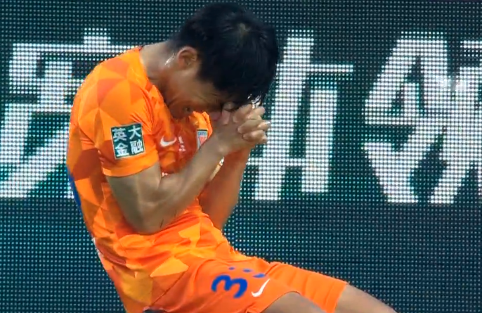 GIF：先拔头筹！金敬道抢点破门，富力0-1鲁能
