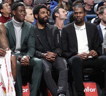 KD：坐在场边看比赛的滋味很难受，我多想上场影响比赛