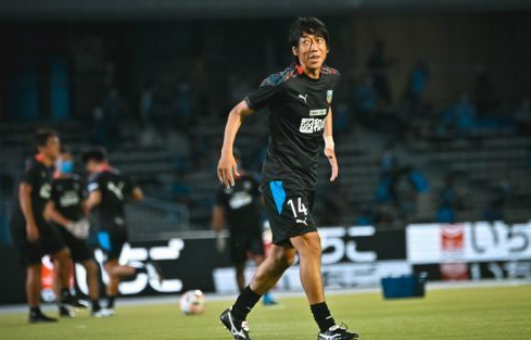 前日本国脚中村宪刚重伤休养10个月后复出，出场就进球