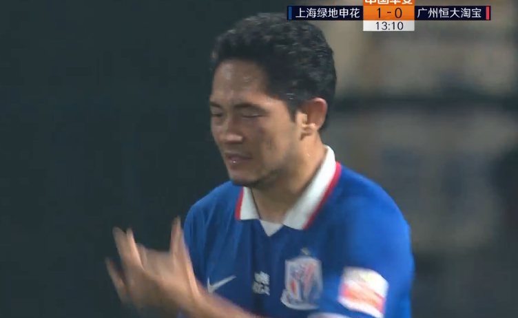 GIF：单刀变回传，钱杰给远距离单刀推射错失良机